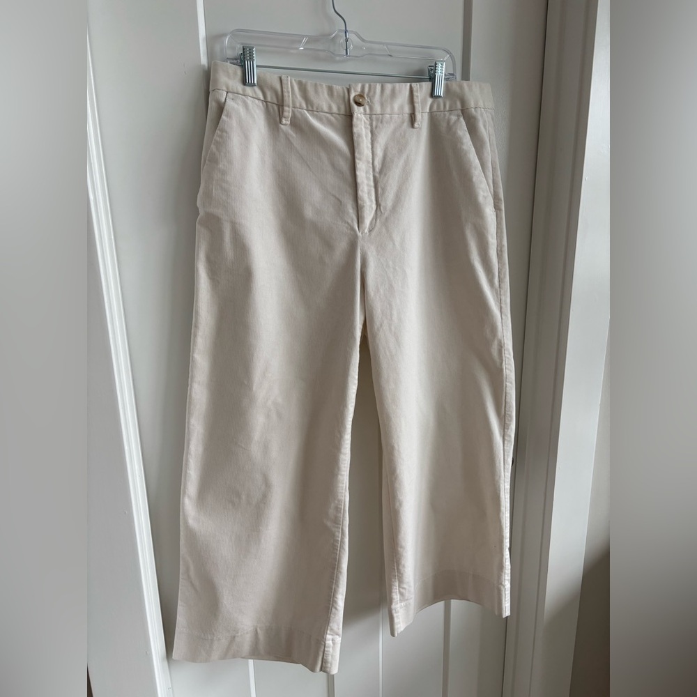 Like new! Banana Republic Wide Leg Cropped Curduroy Cream Pants. Size 14